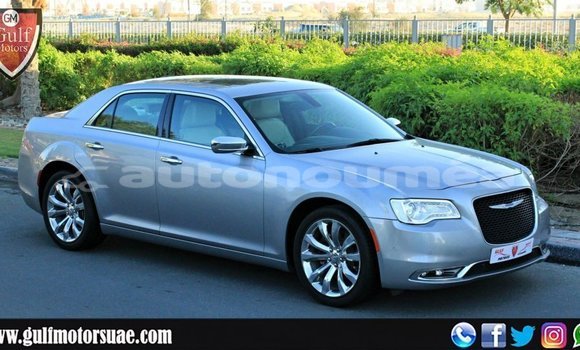Buy Import Chrysler 300 Other Car in Import - Dubai in Iles