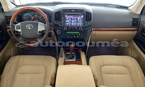 Buy Import Toyota Land Cruiser Black Car in Import - Dubai in Iles Buy Import Toyota Land Cruiser Black Car in Import - Dubai in Iles