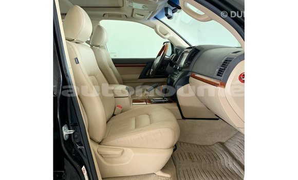 Buy Import Toyota Land Cruiser Black Car in Import - Dubai in Iles Buy Import Toyota Land Cruiser Black Car in Import - Dubai in Iles