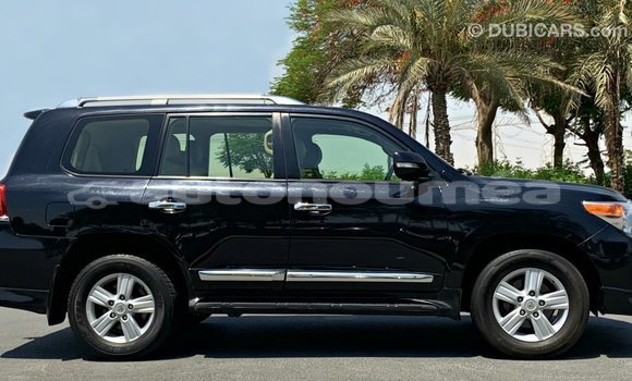 Buy Import Toyota Land Cruiser Black Car in Import - Dubai in Iles Buy Import Toyota Land Cruiser Black Car in Import - Dubai in Iles