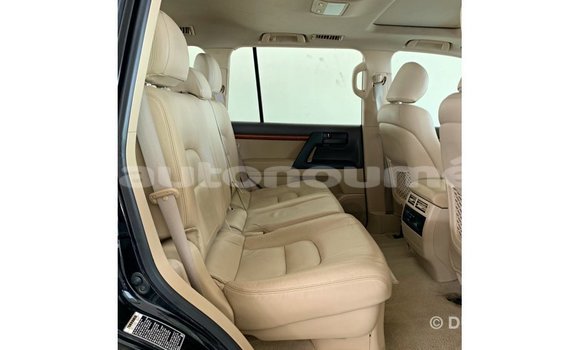 Buy Import Toyota Land Cruiser Black Car in Import - Dubai in Iles Buy Import Toyota Land Cruiser Black Car in Import - Dubai in Iles