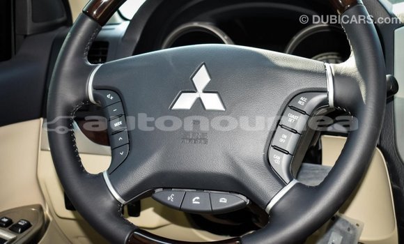 Acheter Import Voiture Mitsubishi Pajero Autre à Import - Dubai, Iles Acheter Import Voiture Mitsubishi Pajero Autre à Import - Dubai, Iles