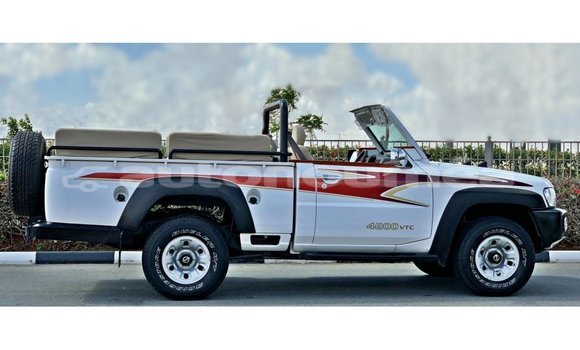 Buy Import Nissan Patrol White Car in Import - Dubai in Iles Buy Import Nissan Patrol White Car in Import - Dubai in Iles