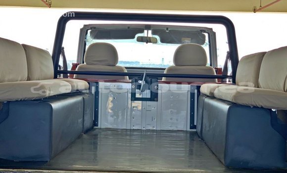 Buy Import Nissan Patrol White Car in Import - Dubai in Iles Buy Import Nissan Patrol White Car in Import - Dubai in Iles