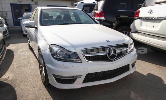 Buy Import Mercedes-Benz 200 White Car in Import - Dubai in Iles Buy Import Mercedes-Benz 200 White Car in Import - Dubai in Iles