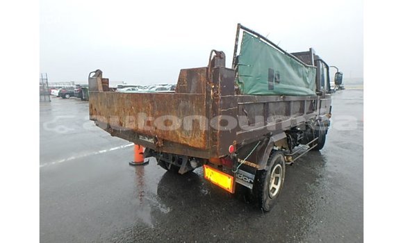 Acheter Import Voiture Nissan 350Z Marron à Import - Dubai, Iles Acheter Import Voiture Nissan 350Z Marron à Import - Dubai, Iles