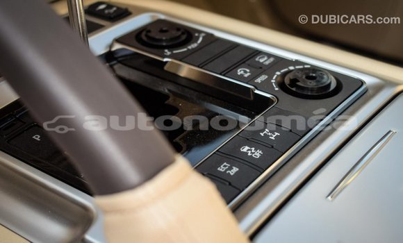 Acheter Import Voiture Toyota Land Cruiser Blanc à Import - Dubai, Iles Acheter Import Voiture Toyota Land Cruiser Blanc à Import - Dubai, Iles