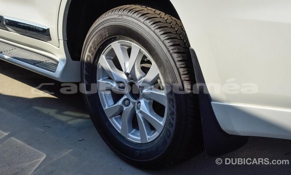 Acheter Import Voiture Toyota Land Cruiser Blanc à Import - Dubai, Iles Acheter Import Voiture Toyota Land Cruiser Blanc à Import - Dubai, Iles