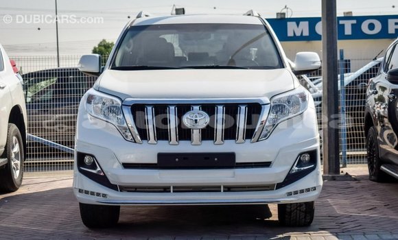 Acheter Import Voiture Toyota Prado Blanc à Import - Dubai, Iles Acheter Import Voiture Toyota Prado Blanc à Import - Dubai, Iles