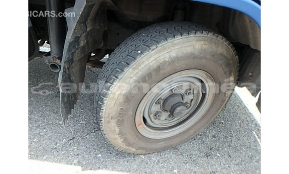 Acheter Import Utilitaire Toyota HiAce Bleu à Import - Dubai, Iles Acheter Import Utilitaire Toyota HiAce Bleu à Import - Dubai, Iles