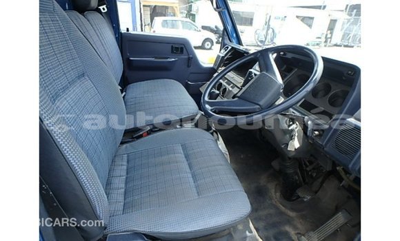 Acheter Import Utilitaire Toyota HiAce Bleu à Import - Dubai, Iles Acheter Import Utilitaire Toyota HiAce Bleu à Import - Dubai, Iles