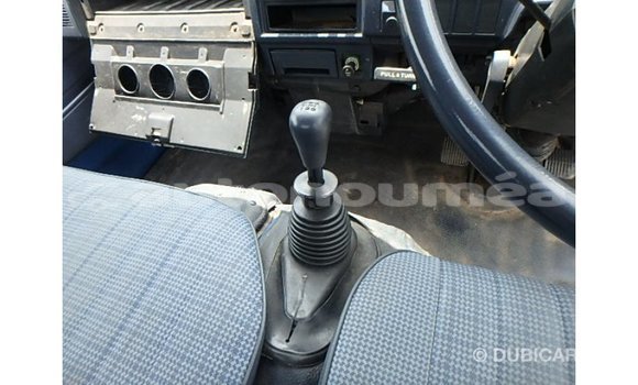 Acheter Import Utilitaire Toyota HiAce Bleu à Import - Dubai, Iles Acheter Import Utilitaire Toyota HiAce Bleu à Import - Dubai, Iles