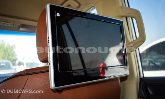 Acheter Import Voiture Toyota Prado Blanc à Import - Dubai, Iles Acheter Import Voiture Toyota Prado Blanc à Import - Dubai, Iles