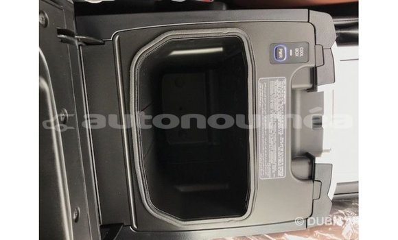 Acheter Import Voiture Toyota Land Cruiser Blanc à Import - Dubai, Iles Acheter Import Voiture Toyota Land Cruiser Blanc à Import - Dubai, Iles