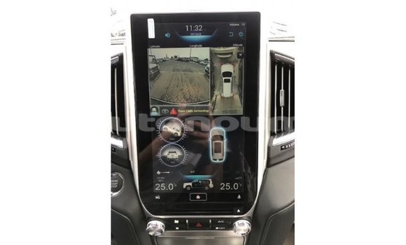 Acheter Import Voiture Toyota Land Cruiser Blanc à Import - Dubai, Iles Acheter Import Voiture Toyota Land Cruiser Blanc à Import - Dubai, Iles