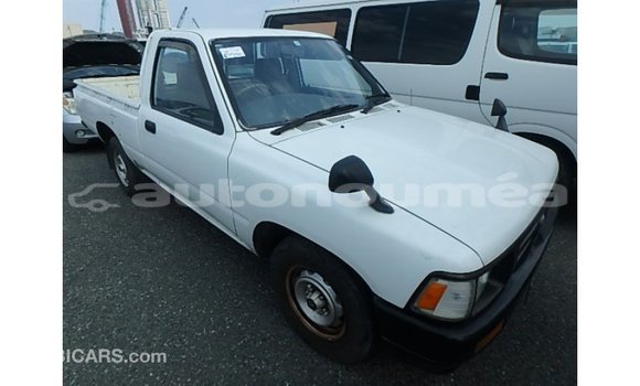 Buy Import Toyota Hilux White Car in Import - Dubai in Iles Buy Import Toyota Hilux White Car in Import - Dubai in Iles