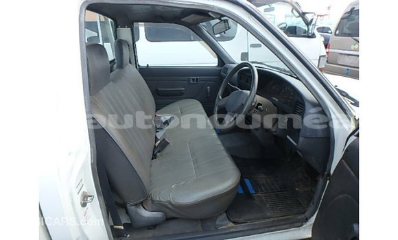Buy Import Toyota Hilux White Car in Import - Dubai in Iles Buy Import Toyota Hilux White Car in Import - Dubai in Iles