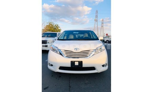 Buy Import Toyota Sienna White Car in Import - Dubai in Iles Buy Import Toyota Sienna White Car in Import - Dubai in Iles