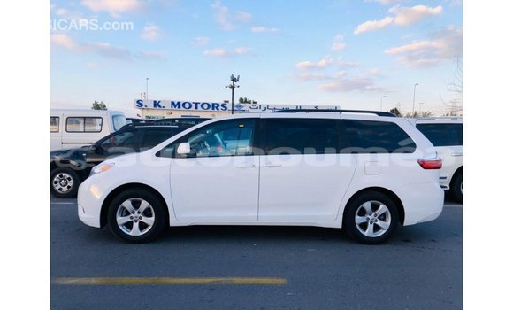 Buy Import Toyota Sienna White Car in Import - Dubai in Iles Buy Import Toyota Sienna White Car in Import - Dubai in Iles