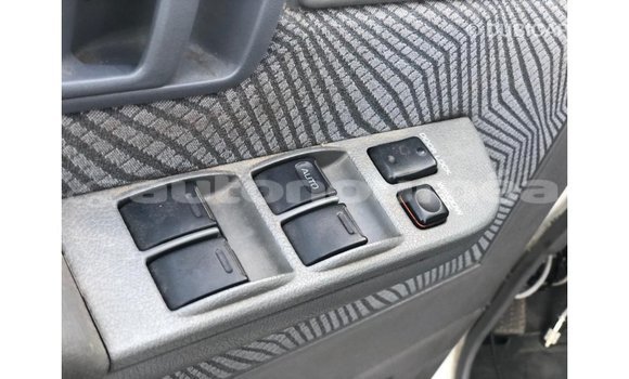 Buy Import Toyota Land Cruiser White Car in Import - Dubai in Iles Buy Import Toyota Land Cruiser White Car in Import - Dubai in Iles