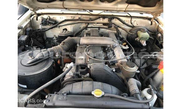 Buy Import Toyota Land Cruiser White Car in Import - Dubai in Iles Buy Import Toyota Land Cruiser White Car in Import - Dubai in Iles