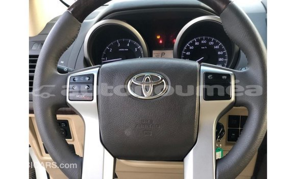 Buy Import Toyota Prado White Car in Import - Dubai in Iles Buy Import Toyota Prado White Car in Import - Dubai in Iles