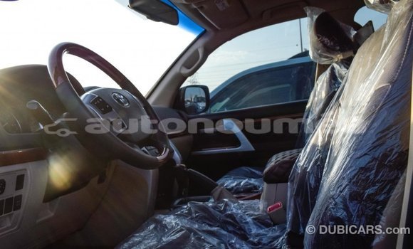 Acheter Import Voiture Toyota Land Cruiser Noir à Import - Dubai, Iles Acheter Import Voiture Toyota Land Cruiser Noir à Import - Dubai, Iles