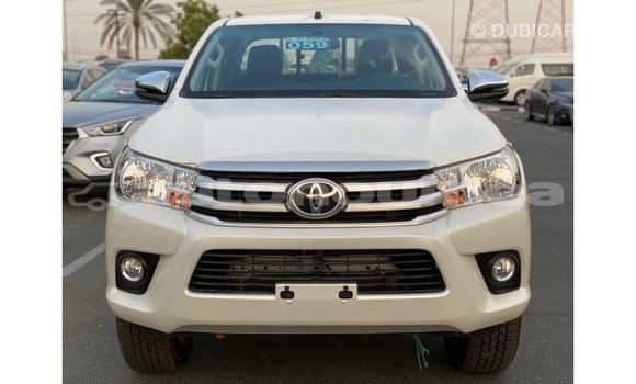 Acheter Import Voiture Toyota Hilux Blanc à Import - Dubai, Iles Acheter Import Voiture Toyota Hilux Blanc à Import - Dubai, Iles