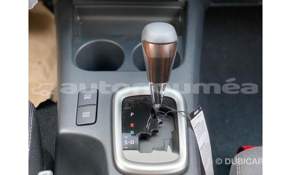 Acheter Import Voiture Toyota Hilux Blanc à Import - Dubai, Iles Acheter Import Voiture Toyota Hilux Blanc à Import - Dubai, Iles