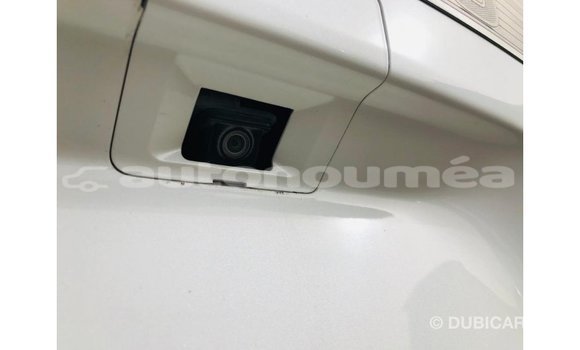 Buy Import Toyota Prado White Car in Import - Dubai in Iles Buy Import Toyota Prado White Car in Import - Dubai in Iles