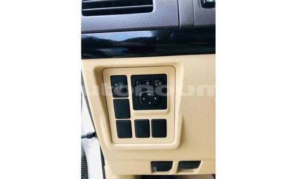 Buy Import Toyota Prado White Car in Import - Dubai in Iles Buy Import Toyota Prado White Car in Import - Dubai in Iles