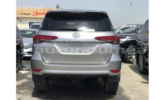 Acheter Import Voiture Toyota Fortuner Autre à Import - Dubai, Iles Acheter Import Voiture Toyota Fortuner Autre à Import - Dubai, Iles