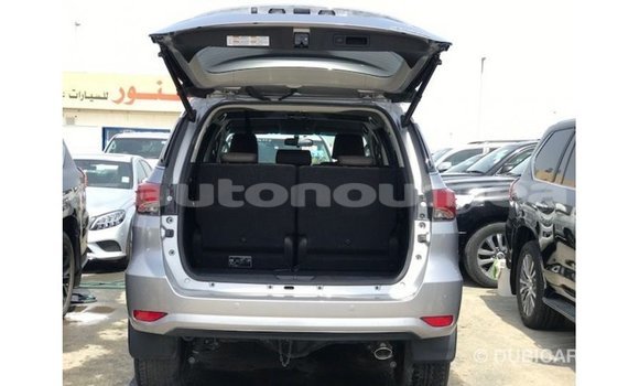 Acheter Import Voiture Toyota Fortuner Autre à Import - Dubai, Iles Acheter Import Voiture Toyota Fortuner Autre à Import - Dubai, Iles
