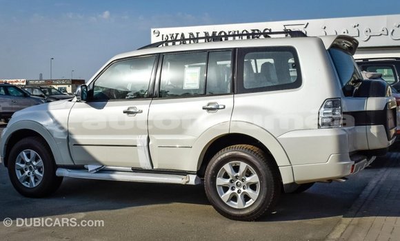 Buy Import Mitsubishi Pajero White Car in Import - Dubai in Iles Buy Import Mitsubishi Pajero White Car in Import - Dubai in Iles