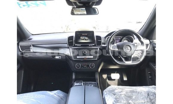 Buy Import Mercedes-Benz 190 White Car in Import - Dubai in Iles Buy Import Mercedes-Benz 190 White Car in Import - Dubai in Iles