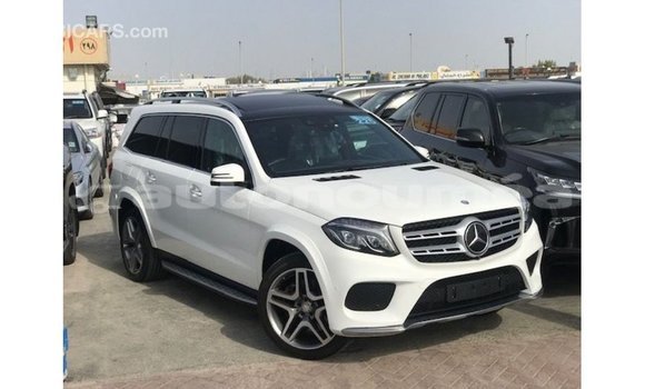 Buy Import Mercedes-Benz 190 White Car in Import - Dubai in Iles Buy Import Mercedes-Benz 190 White Car in Import - Dubai in Iles