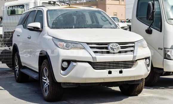 Buy Import Toyota Fortuner White Car in Import - Dubai in Iles Buy Import Toyota Fortuner White Car in Import - Dubai in Iles