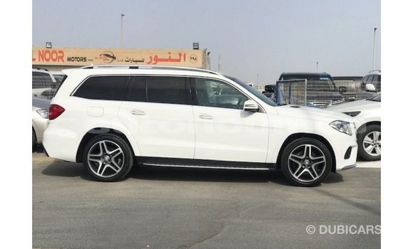 Buy Import Mercedes-Benz 190 White Car in Import - Dubai in Iles Buy Import Mercedes-Benz 190 White Car in Import - Dubai in Iles