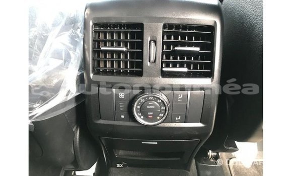 Buy Import Mercedes-Benz 190 White Car in Import - Dubai in Iles Buy Import Mercedes-Benz 190 White Car in Import - Dubai in Iles