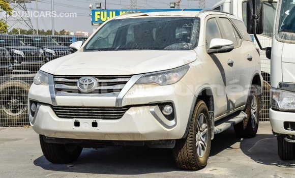 Buy Import Toyota Fortuner White Car in Import - Dubai in Iles Buy Import Toyota Fortuner White Car in Import - Dubai in Iles