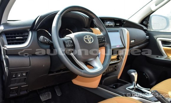 Buy Import Toyota Fortuner White Car in Import - Dubai in Iles Buy Import Toyota Fortuner White Car in Import - Dubai in Iles