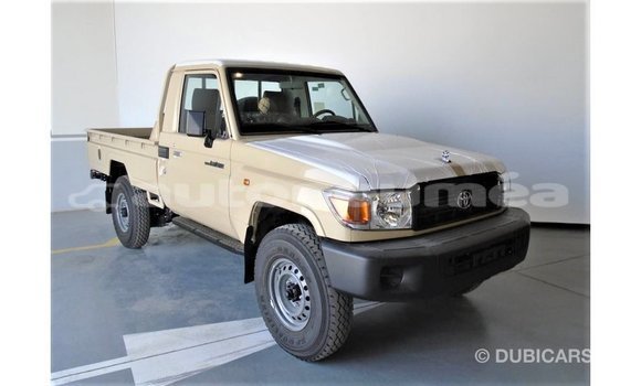 Buy Import Toyota Land Cruiser Beige Car in Import - Dubai in Iles Buy Import Toyota Land Cruiser Beige Car in Import - Dubai in Iles