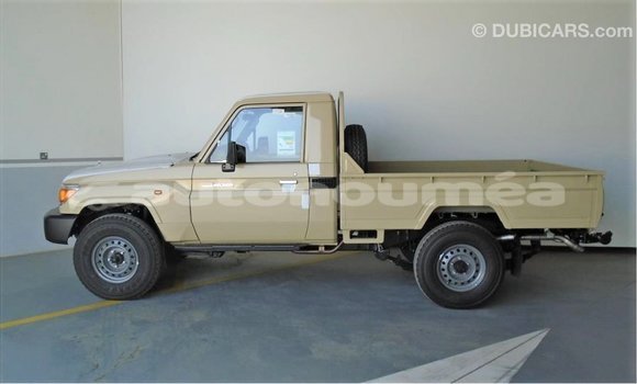 Buy Import Toyota Land Cruiser Beige Car in Import - Dubai in Iles Buy Import Toyota Land Cruiser Beige Car in Import - Dubai in Iles