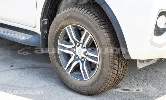 Buy Import Toyota Fortuner White Car in Import - Dubai in Iles Buy Import Toyota Fortuner White Car in Import - Dubai in Iles