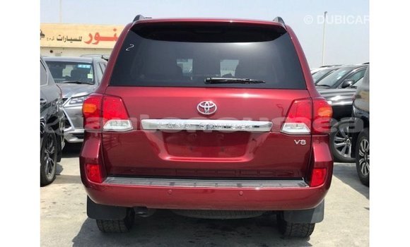 Acheter Import Voiture Toyota Land Cruiser Rouge à Import - Dubai, Iles Acheter Import Voiture Toyota Land Cruiser Rouge à Import - Dubai, Iles