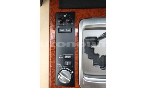 Acheter Import Voiture Toyota Land Cruiser Rouge à Import - Dubai, Iles Acheter Import Voiture Toyota Land Cruiser Rouge à Import - Dubai, Iles