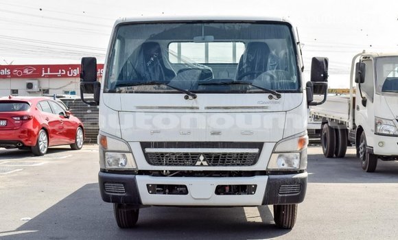 Buy Import Mitsubishi Carisma White Car in Import - Dubai in Iles Buy Import Mitsubishi Carisma White Car in Import - Dubai in Iles