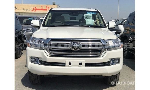 Acheter Import Voiture Toyota Land Cruiser Blanc à Import - Dubai, Iles Acheter Import Voiture Toyota Land Cruiser Blanc à Import - Dubai, Iles