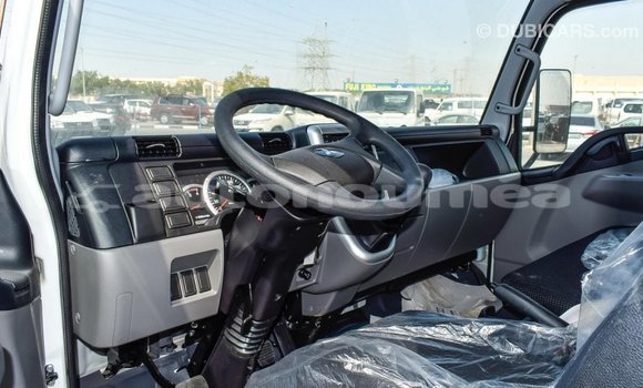 Buy Import Mitsubishi Carisma White Car in Import - Dubai in Iles Buy Import Mitsubishi Carisma White Car in Import - Dubai in Iles