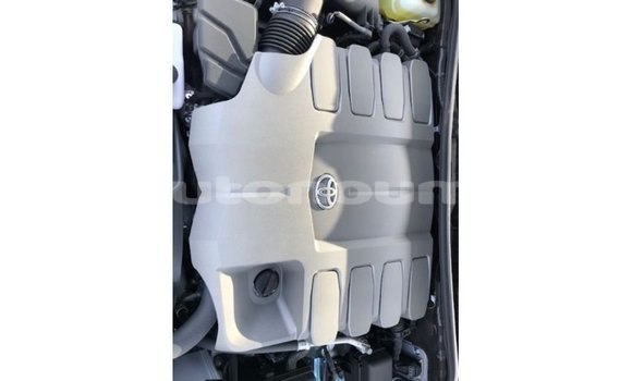 Acheter Import Voiture Toyota Land Cruiser Blanc à Import - Dubai, Iles Acheter Import Voiture Toyota Land Cruiser Blanc à Import - Dubai, Iles